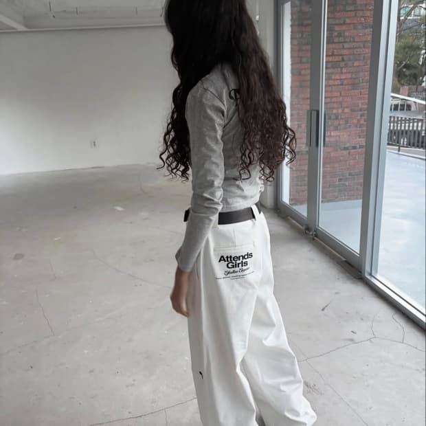 어텐즈 치노팬츠 화이트