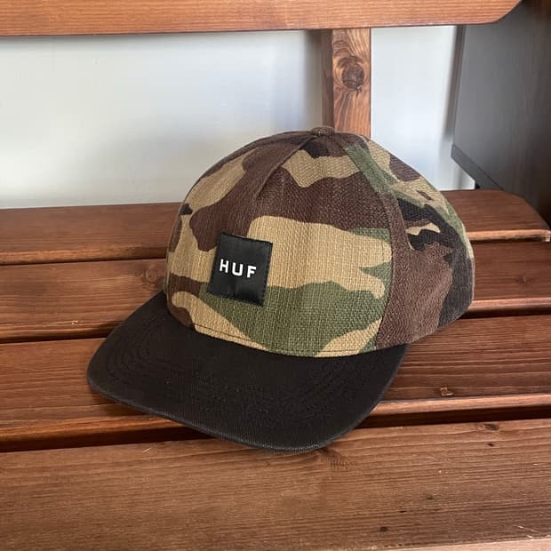 HUF 카모 캡