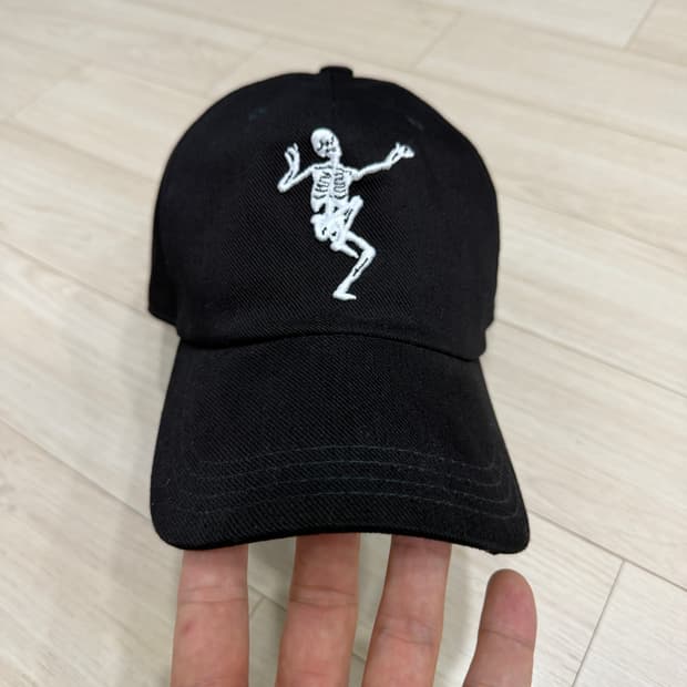 알렉산더 맥퀸 볼캡 L사이즈