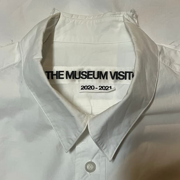 더뮤지엄비지터 2020-2021 반팔셔츠
