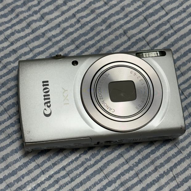 Canon ixy 200 