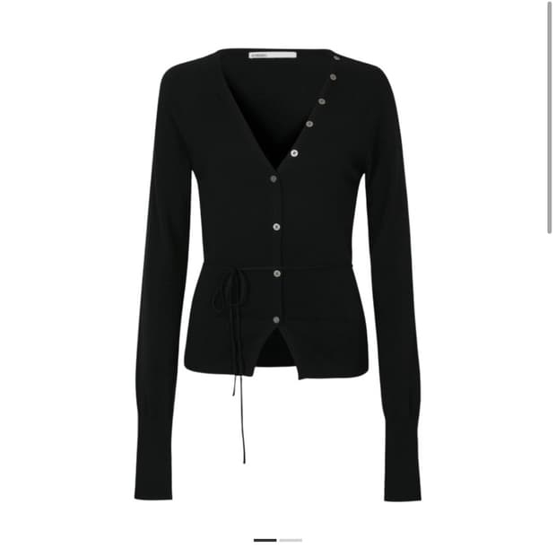 [새상품]보헤미안서울 버튼 브이넥 니트 가디건