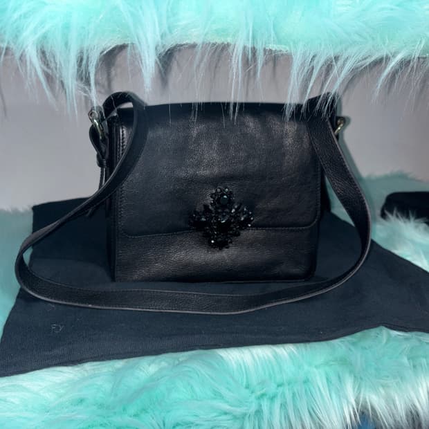 Juicy Couture(쥬시꾸뛰르) 고딕 블랙 숄더백