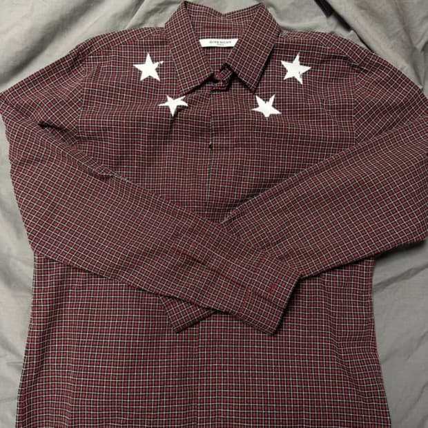 지방시 스타 체크셔츠 구합니다