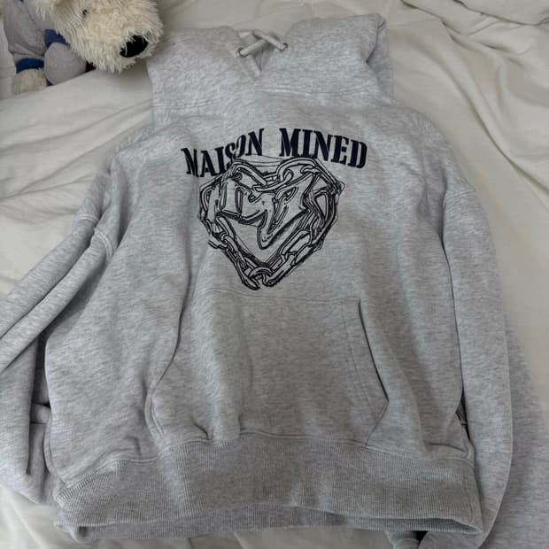 메종미네드 후드티 