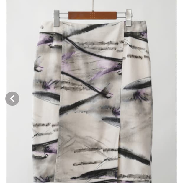 막스마라 스커트 구해요.....