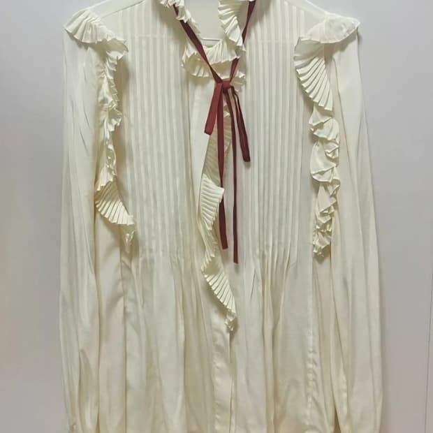 끌로에 프릴 블라우스 실크