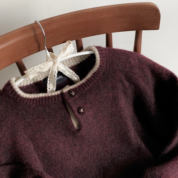 울 100 딥 버건디 보카시 래글런 니트