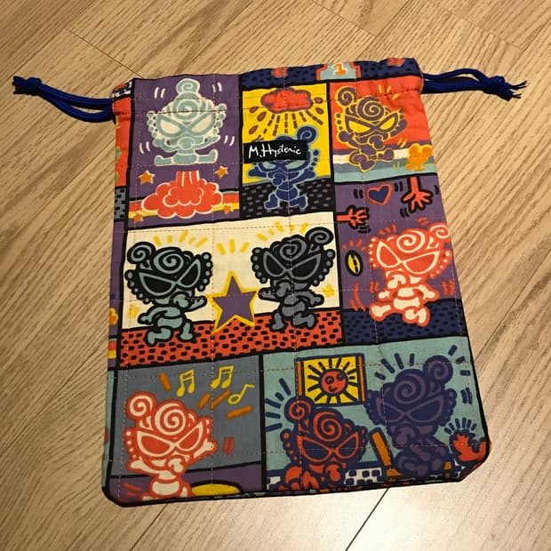 히스테릭 미니 조리개 파우치