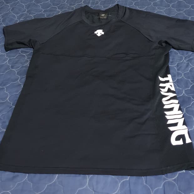 데상트 기능성 반팔티 블랙 (XL)