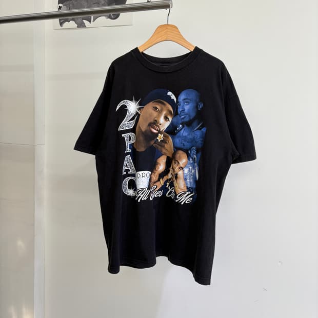 UNKNOWN 2PAC PRINTED TEE 반팔티셔츠