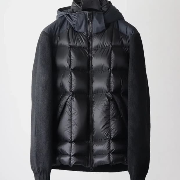 CP컴퍼니 DD쉘 니트 패딩 블랙 48