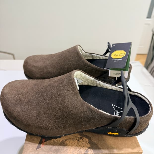 새상품)로아하이킹  페다이아 42황금사이즈 팔아요