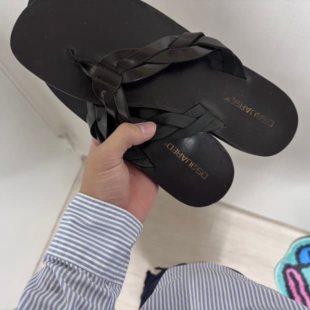 dsquared2 flip flop