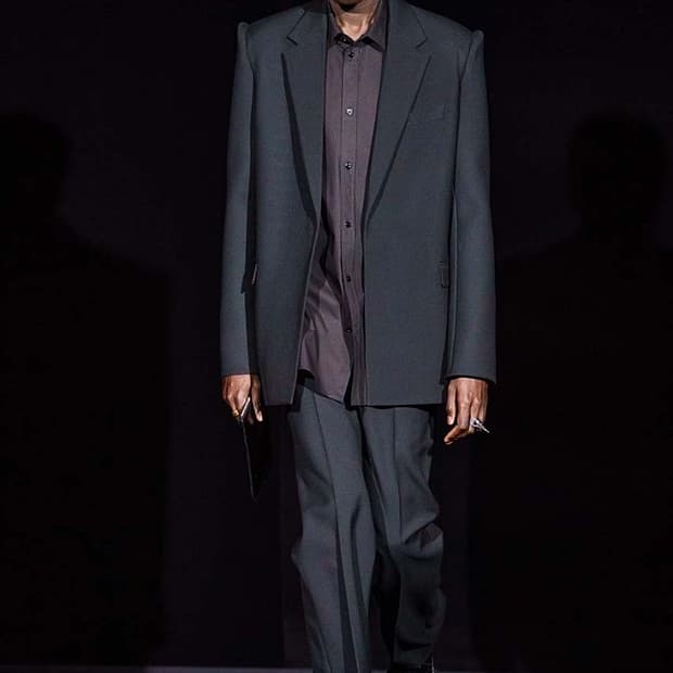 발렌시아가 19FW 런웨이 블레이저