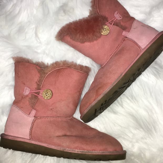 pink ugg (240)