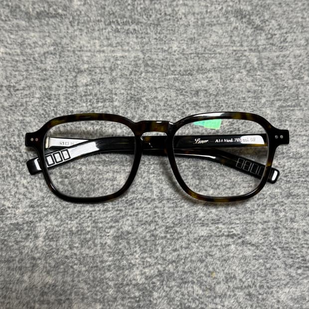 르노 A14 Mod.703 뿔테 안경