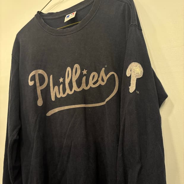 UNIQLO x MLB Phillies Raglan Sleeve