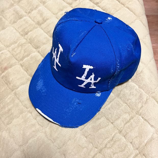 홀리데이 브랜드 lala 한정 모자 판매