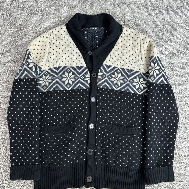 빔즈 하트 노르딕 숄칼라 가디건