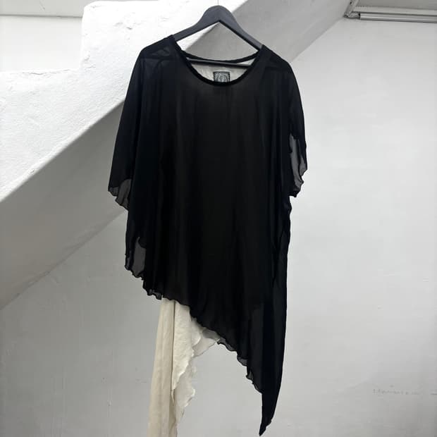 Obelisk 00s archive avantgarde cut off o