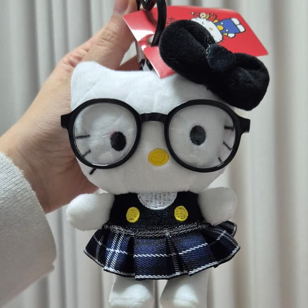 헬로키티 안경 교복 인형 키링