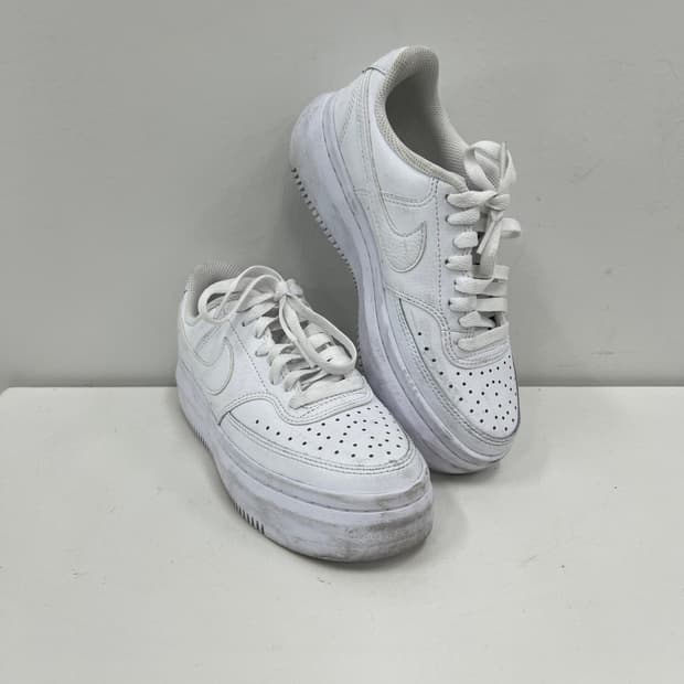 나이키 코트 비전 알타 LTR 스니커즈 225