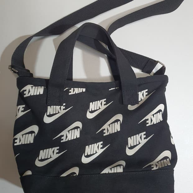 나이키 로고 크로스백 
