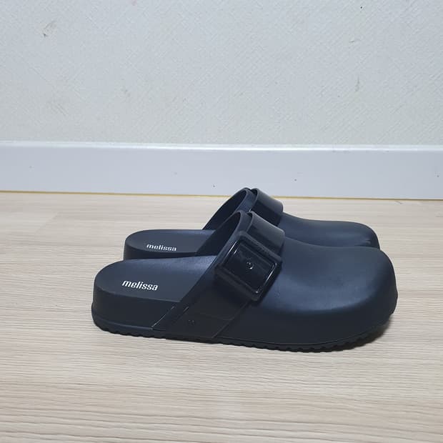 멜리사 버클 뮬 블랙 슬리퍼 240
