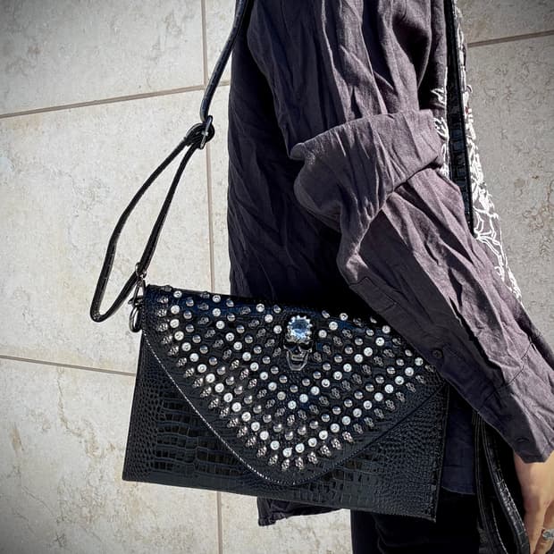 “Vintage”Skull Studded Bag
