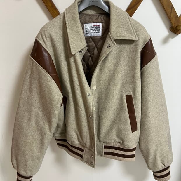 벌스데이수트 바시티 자켓