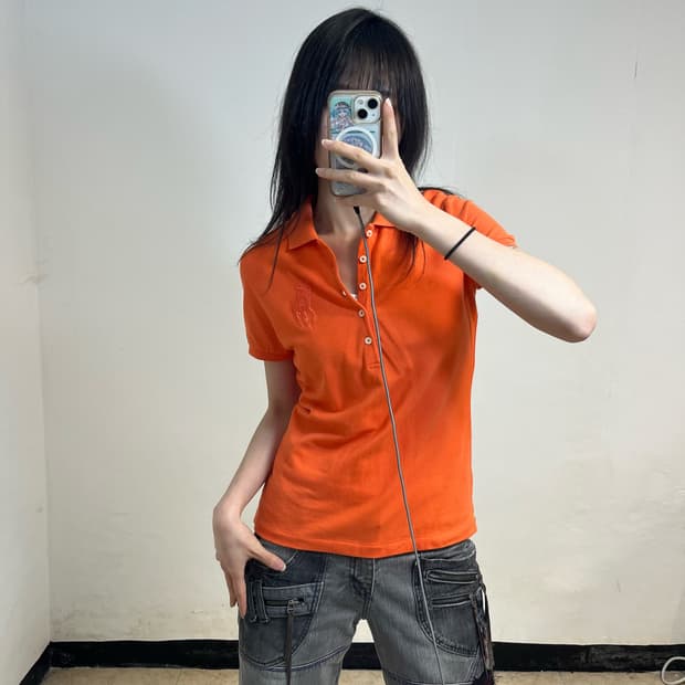 Orange big pony collar T shirt