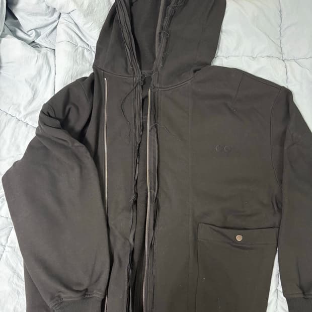 송지오 오버후드집업