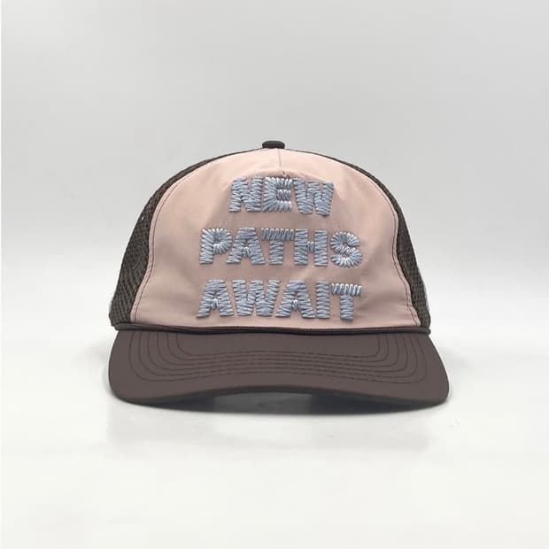 알렉스 조노 x 우즈 컬래버 트러커 햇