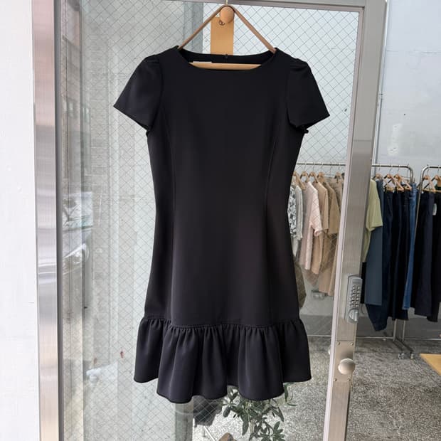 MOSCHINO CHEAP AND CHIC
