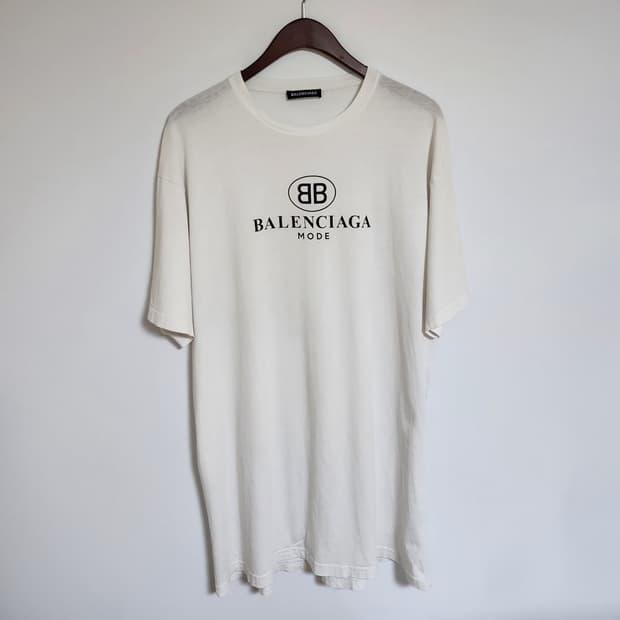 XS 발렌시아가 화이트 BB 로고 오버핏 반팔티 556150