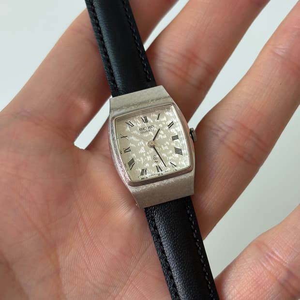 1970s Flake Dial Silver Ladies Quartz