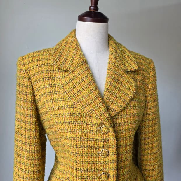 부클 트위드 자켓