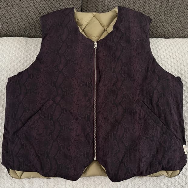 스투시 파이톤 리버서블 베스트