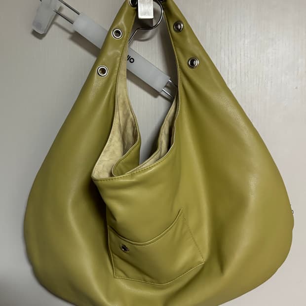 뎁크 DEPC 아일렛 레더백 EYELET LEATHER BAG - BUT