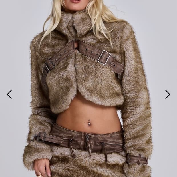 제이디드런던 퍼 크롭 자켓