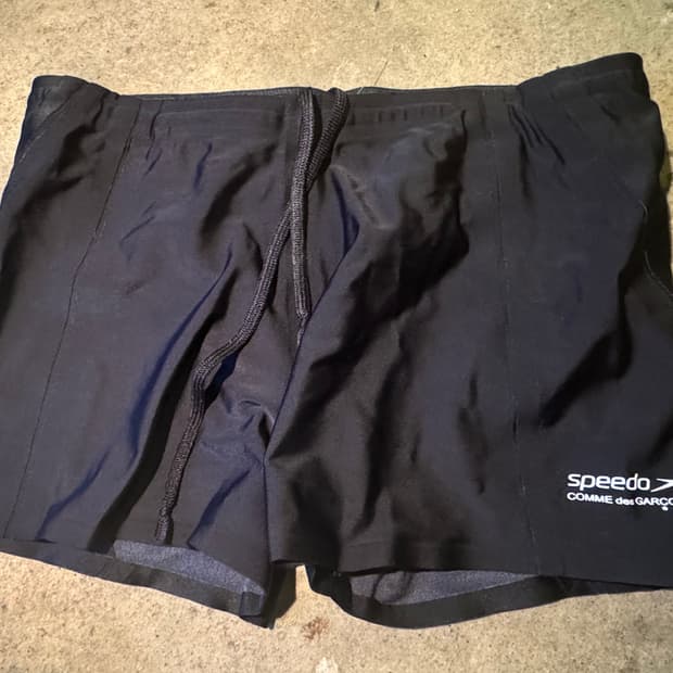 스피도 X 꼼데가르송 님자 수영복