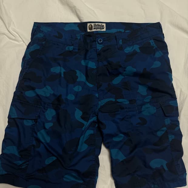 베이프 카모 반바지