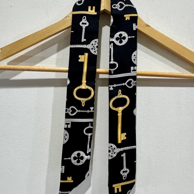 티파니앤코 키 패턴 실크 스카프정품