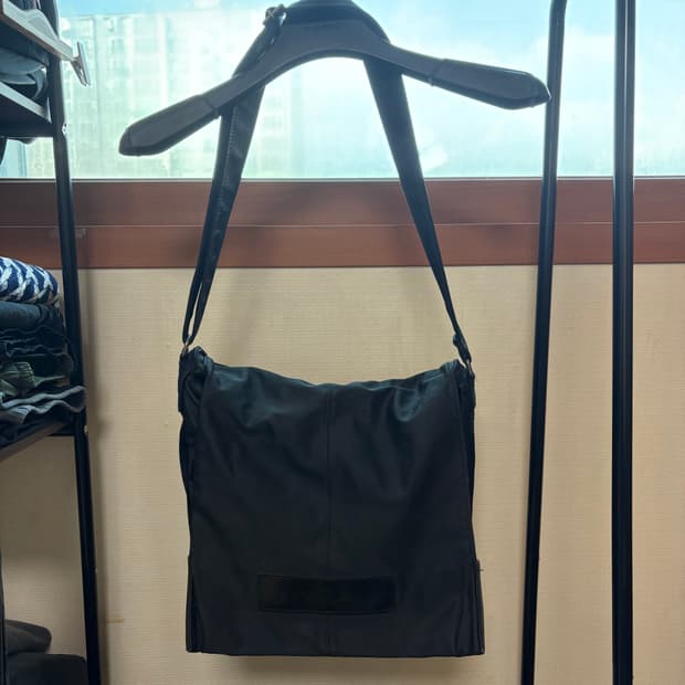 요지 야마모토 YSACCS 가죽패치 숄더백