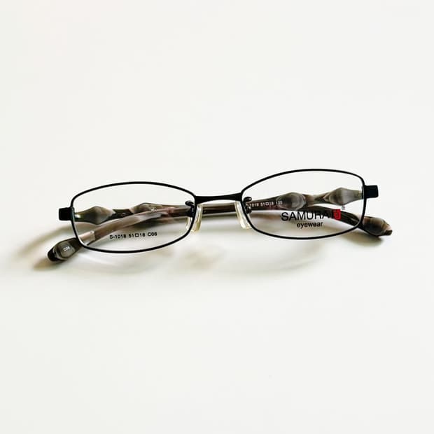 SAMURAI EYEWEAR 블랙 슬림 스퀘어 메탈 빈티지 안경