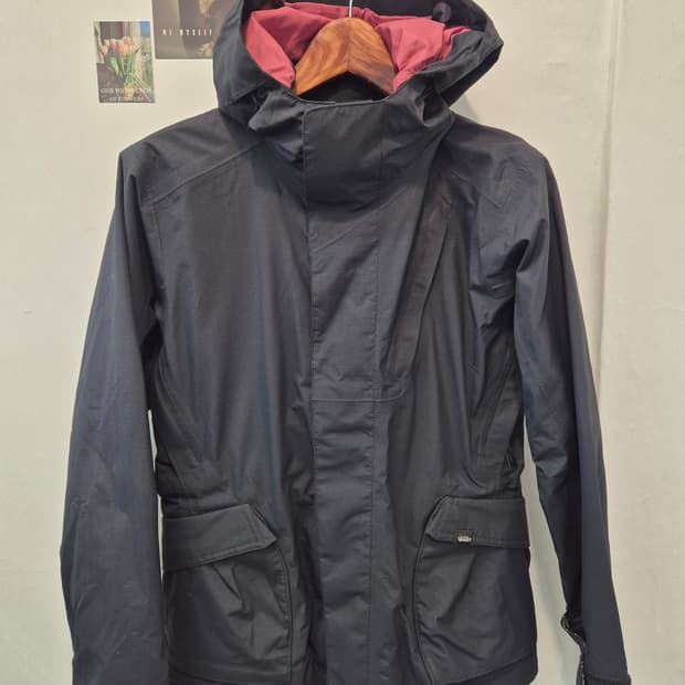 VANS 브랜드의 여성용 자켓  S
사이즈 