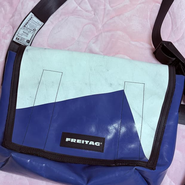 프라이탁 덱스터 흰파 (민트택 o)