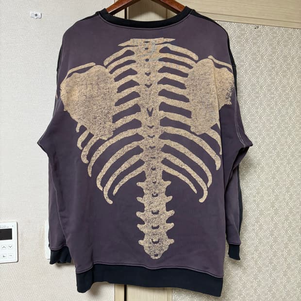 캐피탈 투톤 본 스웻 맨투맨