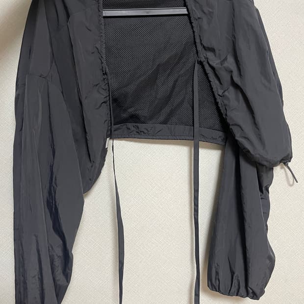 Deliccent 나일론 볼레로